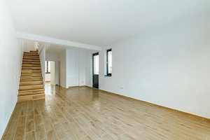 Duplex premium în Sânpetru   curte privată | confort | aproape de Brașov - imagine 3