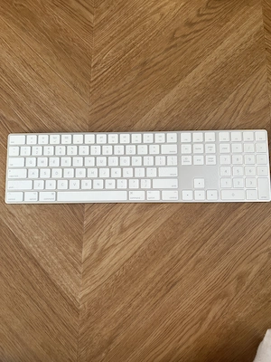 Apple Magic Keyboard A1843 cu tastatură numerică US - fără schimburi
