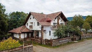 Hotel / Pensiune cu 4 camere de vânzare