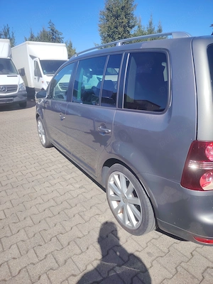 Vând Volkswagen Touran  - imagine 8