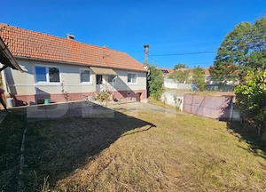 Casă 3 camere cu 2.194 mp teren intravilan – Vingard