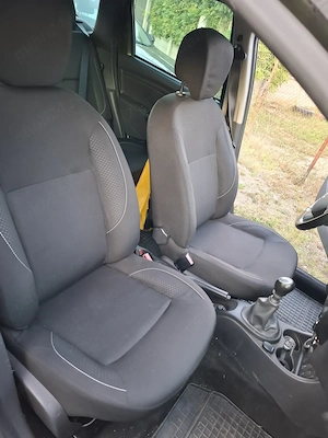 Dacia Duster 1,5 diesel 4x4 - imagine 7