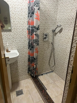 Inchiriez apartament 2camere in Decebal, Bistrita  - imagine 2