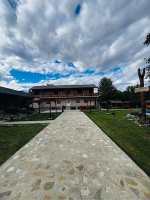 locatie pentru diferite evenimente sau casa de locuit - imagine 2