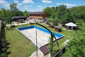 locatie pentru diferite evenimente sau casa de locuit