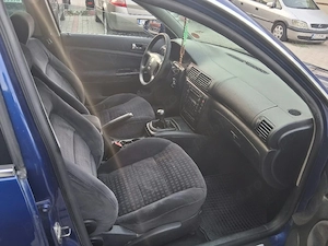 Volkswagen Passat fab 2004 motor 1.9tdi in stare perfecta taxe vall 2027 - imagine 3
