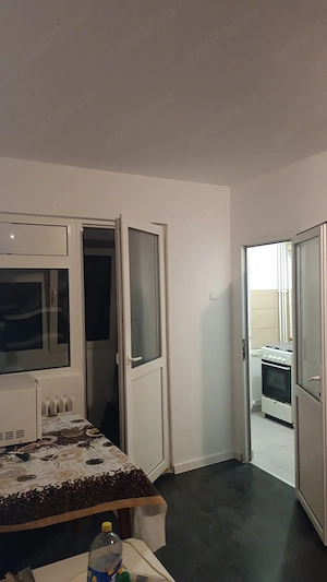 Proprietar,închiriez ap 2 cam ,zona Apărătorii Patriei  - imagine 3