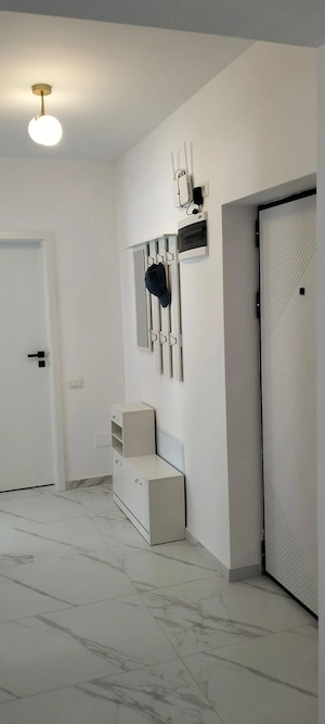 Închiriez apartament cu doua camere