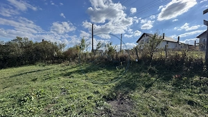 🏡 Teren intravilan de vânzare - 4.443 mp, parcelat în 5 loturi  - imagine 2