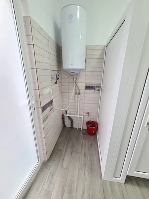 Spatiu comercial in Campina--34 mp--370e - imagine 17
