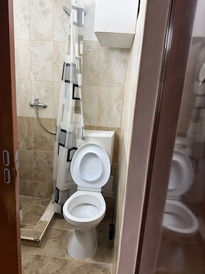  Închiriez garsonieră tip cameră de cămin   Bartolomeu, Brașov - imagine 5
