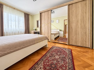 Apartament de vanzare cu  3 camere, zona Gheorghe Lazar, recent renovat - imagine 2