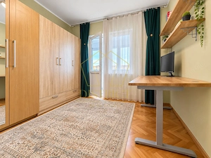 Apartament de vanzare cu  3 camere, zona Gheorghe Lazar, recent renovat - imagine 3