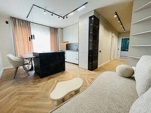 PF vând ap 3 camere Florești Eroilor, cu terasă de 36 mp