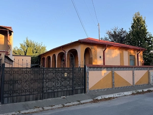 Casă 3 dormitoare, teren 257 mp, zona Port, neinundabilă
