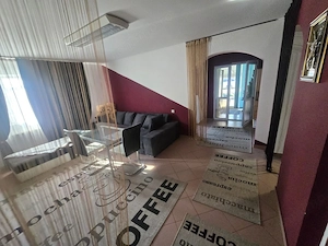 Apartament în vilă, cu o mică curte – zona Târgului Săptămânal - imagine 2