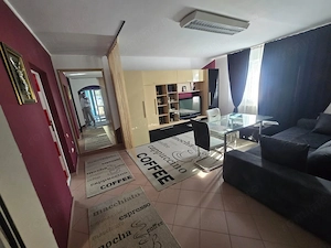 Apartament în vilă, cu o mică curte – zona Târgului Săptămânal - imagine 3
