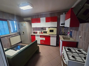 Apartament în vilă, cu o mică curte – zona Târgului Săptămânal - imagine 6