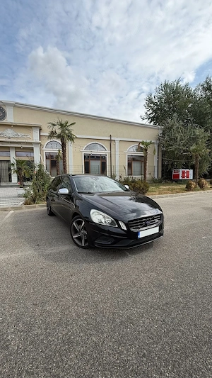 Volvo V60 R-Design 1.6 T4 Benzină 179 CP   2012 - imagine 8