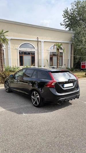 Volvo V60 R-Design 1.6 T4 Benzină 179 CP   2012 - imagine 4