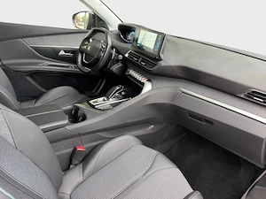 Peugeot 3008 1.6 Hibrid 224 CP TVA deductibil - imagine 5