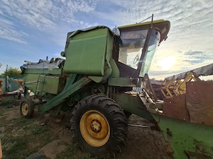 Vând combină john deere 730