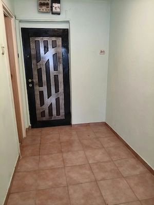 Garsoniera modesta nemobilata  Calea Bucuresti