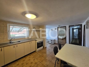 Apartament 2 camere de inchiriat decomandat 60 mpu zona Lupeni Sibiu - imagine 11