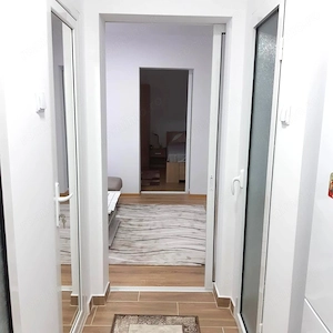 De inchiriat apartament cu 2 camere Micro 19, etaj 1, 340 euro - imagine 6