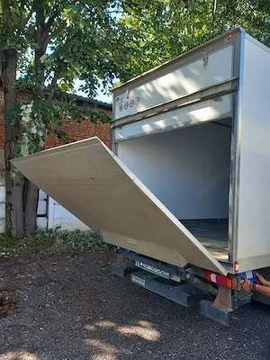 Duba IVECO Daily 35C16 de vanzare, Caroserie tip cub + lift hidraulic de 1000kg - imagine 3