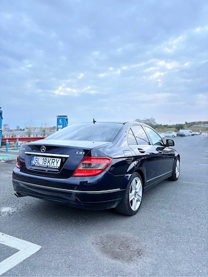 Mercedes-Benz C220 CDI   Elegantă, întreținută, gata de drum - imagine 4