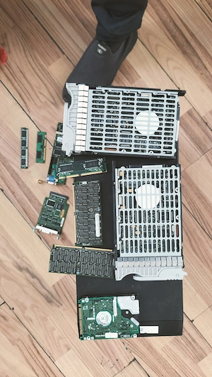 Piese de schimb pentru unitate PC și tastatura noi