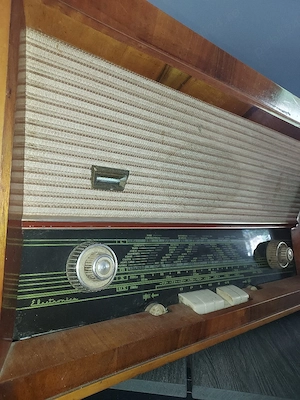 Vand radio cu lampi Darclee 5 S643A2, fabricatie Electronica Bucuresti anii '60. - imagine 3