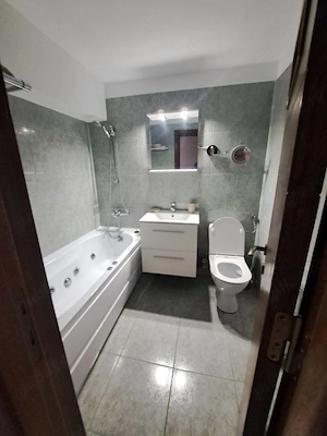 Închiriez apartament 3 camere ,  Decebal  - imagine 6