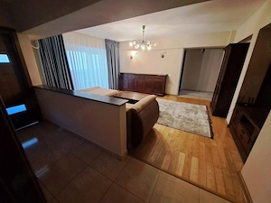 Închiriez apartament 3 camere ,  Decebal 
