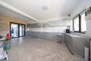 RASNOV| Cladire multifunctionala | 350 mp | Vad turistic si comercial - imagine 9