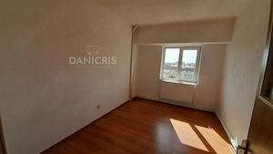 Apartament 4 camere | Poarta 6 | 100 mp | Vedere la mare și Port | Centrală proprie - imagine 2