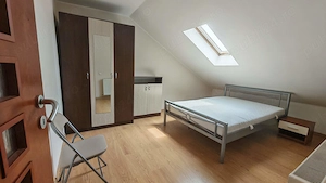 Inchiriez apartament 3 camere, spatios, central, et.5 + mansarda - imagine 5