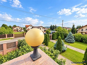 Spatiu cu personalitate: Vila pretabila si centru educational, 700 mp teren, Harman - imagine 5