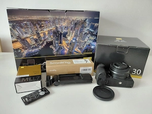 Kit Vlogging Complet: Nikon Z30 + Obiectiv 16-50mm (850 cadre) + Trepied SmallRig + Microfon Boya
