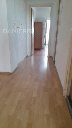 Apartament 3 camere Far | Decomandat | 77 mp | Vedere spre Port | Etaj 3 4 - imagine 3
