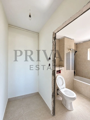 Apartament renovat decomandat 3 camere, 2 bai, 2 balcoane, Bucovina - imagine 10