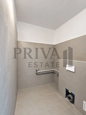 Apartament renovat decomandat 3 camere, 2 bai, 2 balcoane, Bucovina - imagine 11
