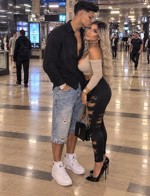 Cuplu transexuala și baiat Daniel si Mona