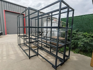 Vand rafturi metalice solide si durabile, ideale pentru depozitare anvelope sau alte materiale