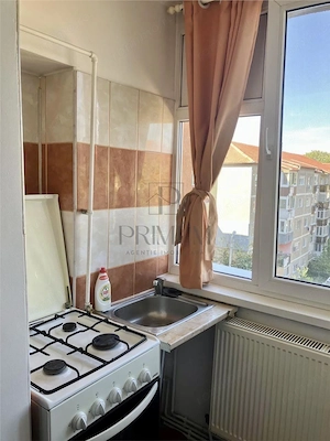 Aradului, 2 Camere, Centrala Proprie, Decomandat, Bloc Izolat - imagine 2