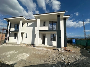 Casa tip duplex 4 camere Selimbar zona Triajului - imagine 5
