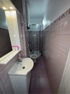 vand apartament 2 camere ,zona centrala  - imagine 3