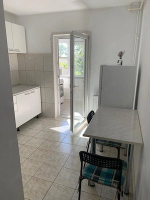 Inchiriez apartament 2 camere, zona Trocadero, 50 mp, centrala proprie - imagine 10