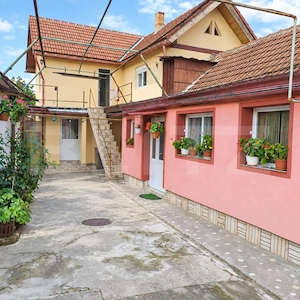 Casa de vanzare, 231 mp, zona Central - Orastie